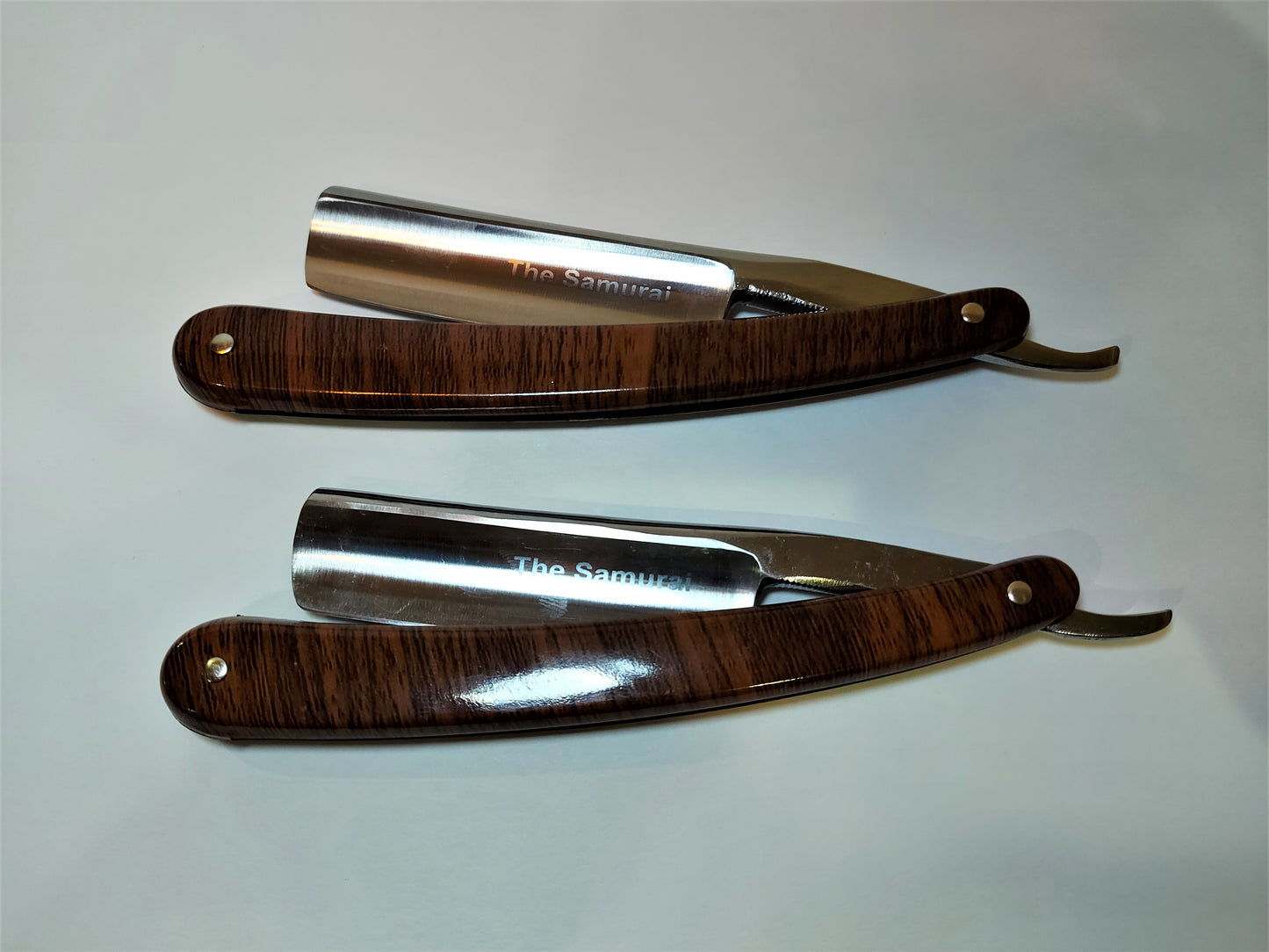 Straight Razor, Honed in USA & Ready-to-Use (Comes w/ Leather Sheath)